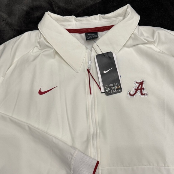 Nike Cream Jacket with Maroon Details - Picture 3 of 14